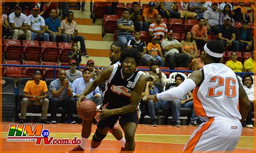 Huracanes-vence-a-los-indios