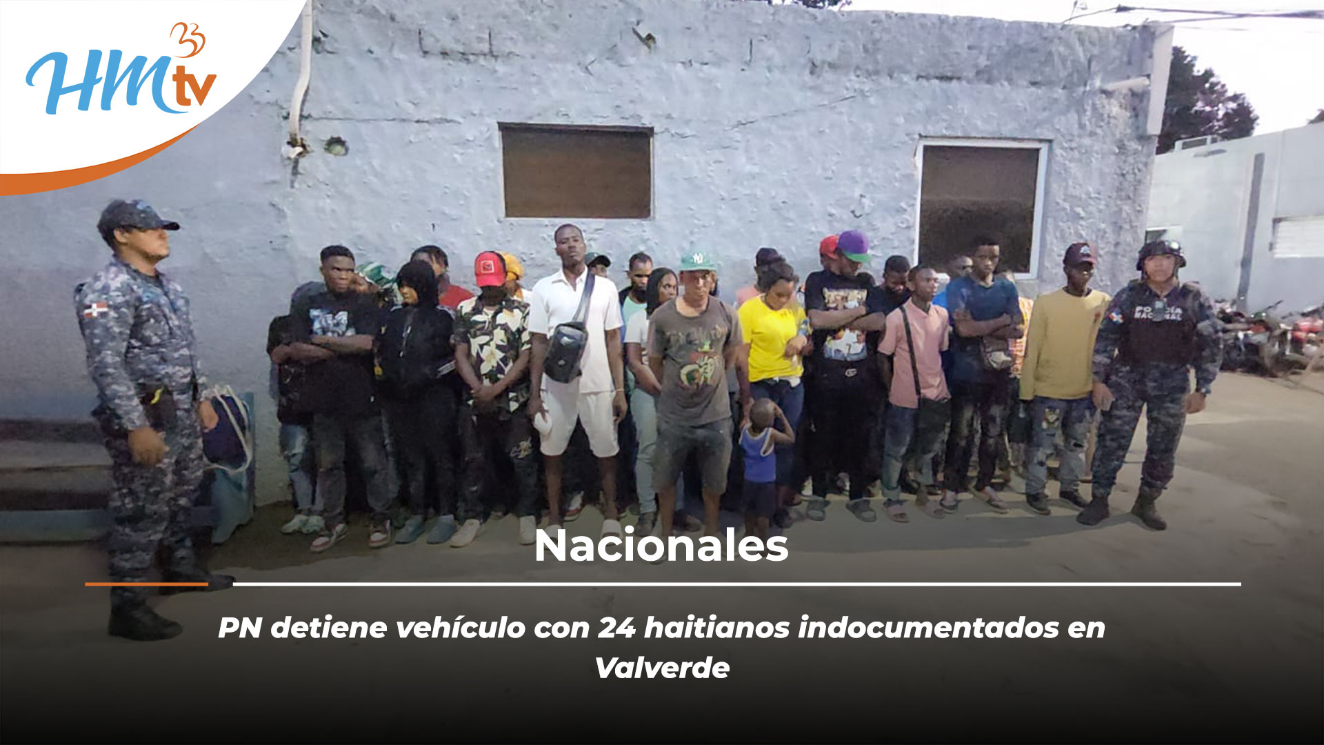 PN detiene vehículo con 24 haitianos indocumentados en Valverde