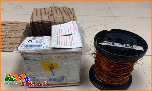  Lo que parecía un rollo de alambre escondía un líquido presumiblemente cocaína