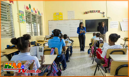La limitación en uso de celulares en escuelas y colegios incluye a los maestros
